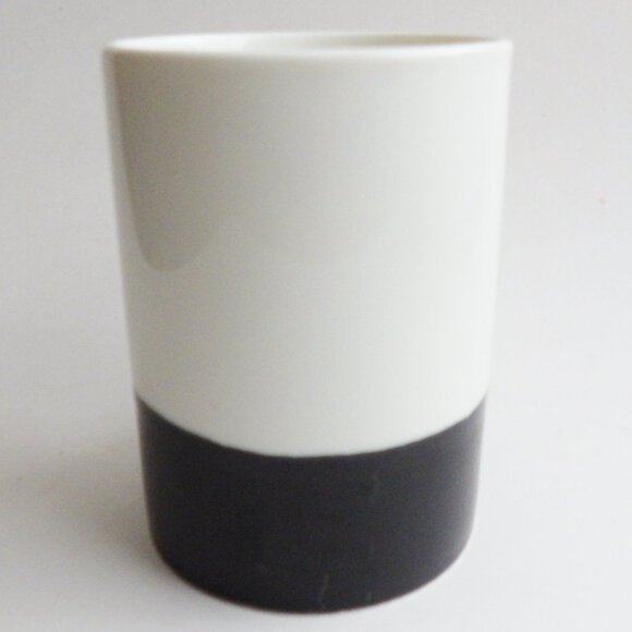 Starbucks 2013 Black & White Coffee Mug 16 oz. Glossy & Matte - Picture 6 of 7